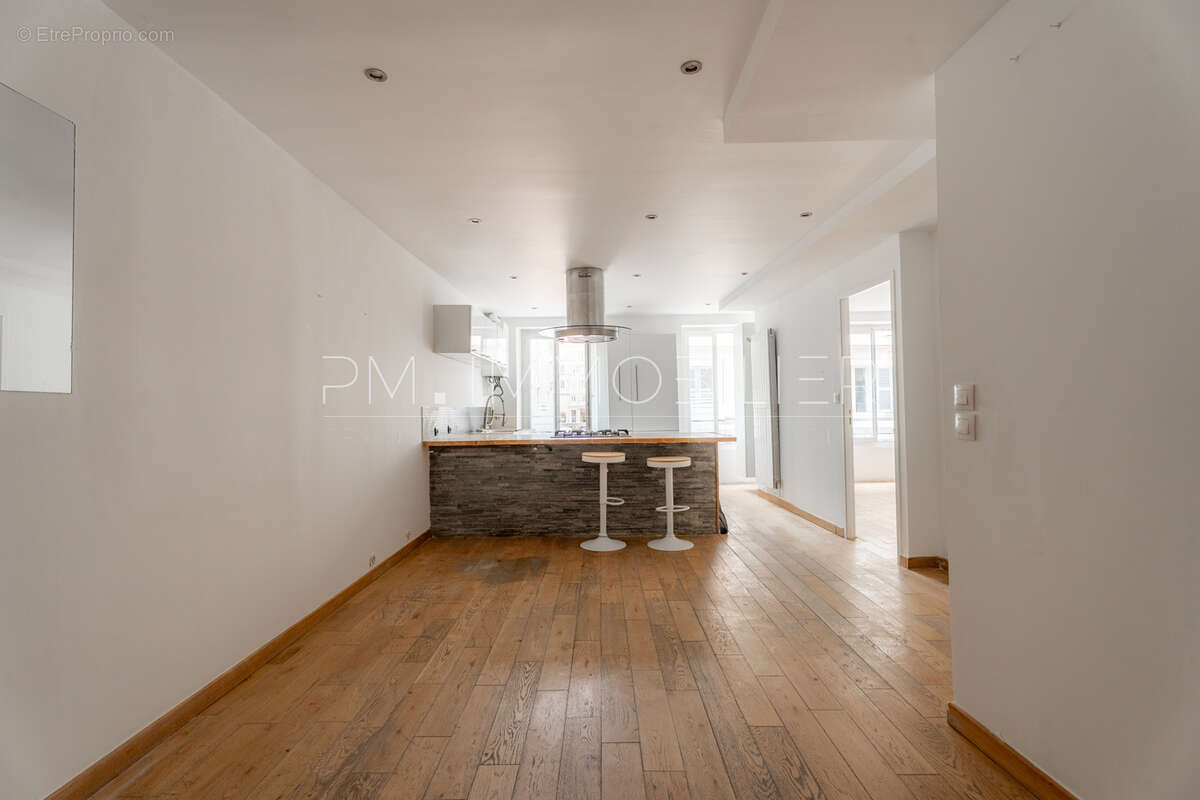 Appartement à MARSEILLE-1E
