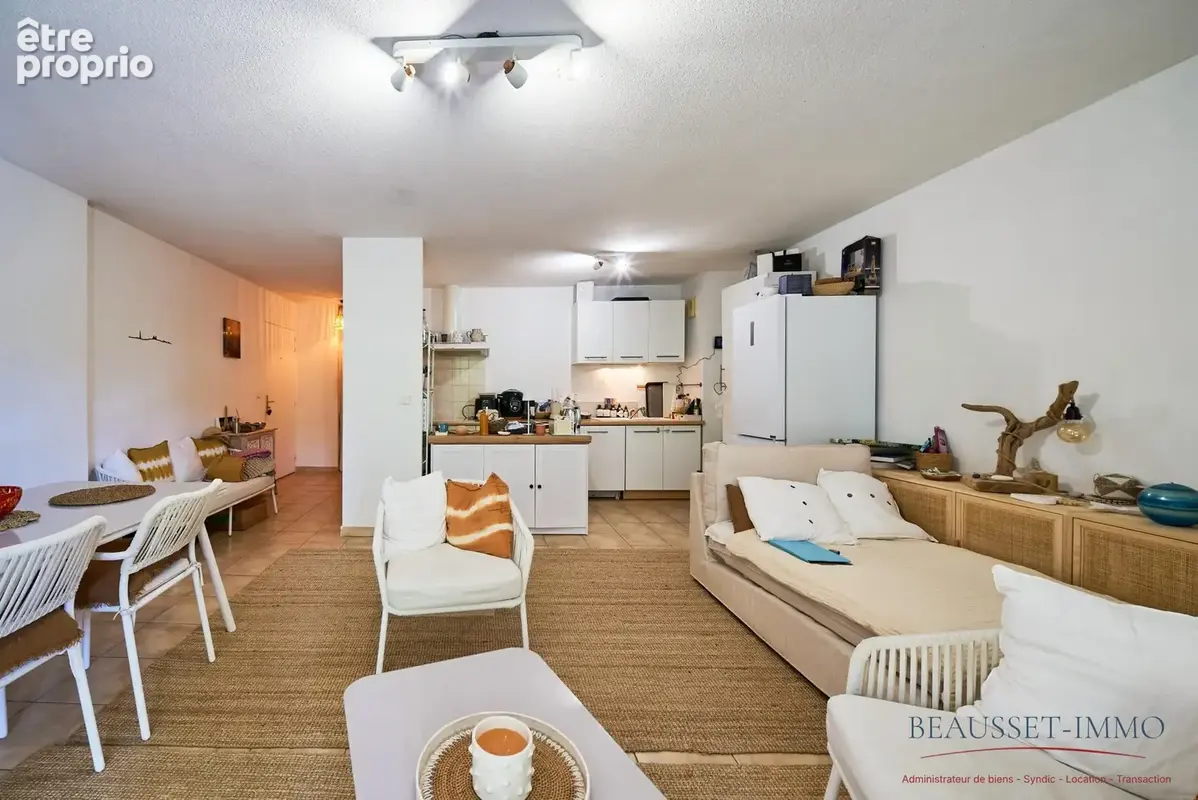 Appartement 63 m² à Saint-Cyr-Sur-Mer  - photo 6