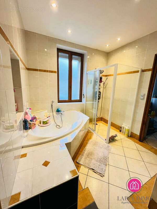 Maison à FONTAINE-AU-PIRE