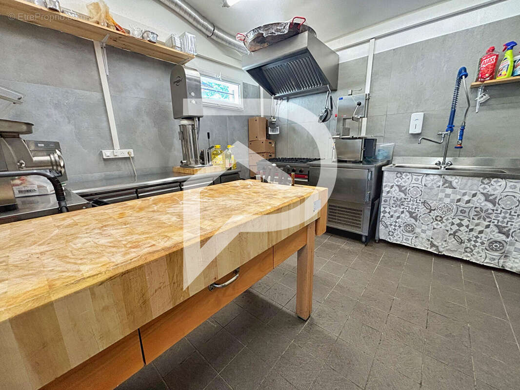 Commerce à MARSEILLE-11E