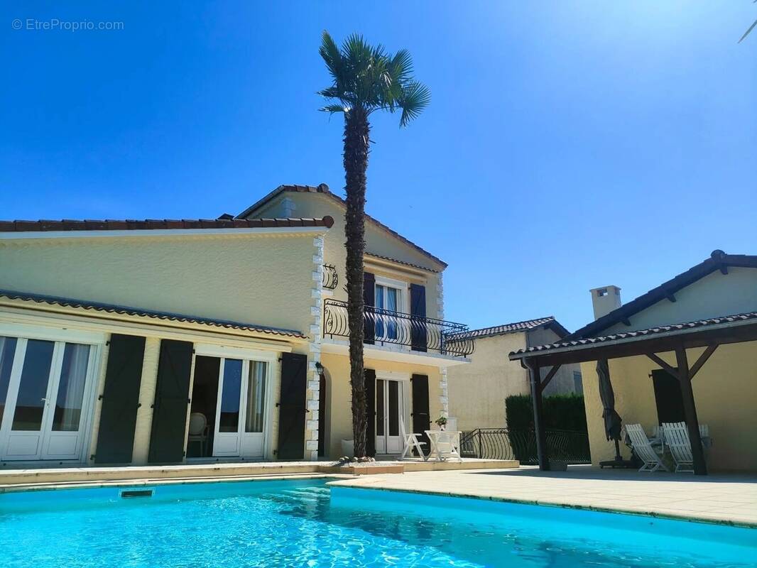 Maison à SAINT-ESTEPHE