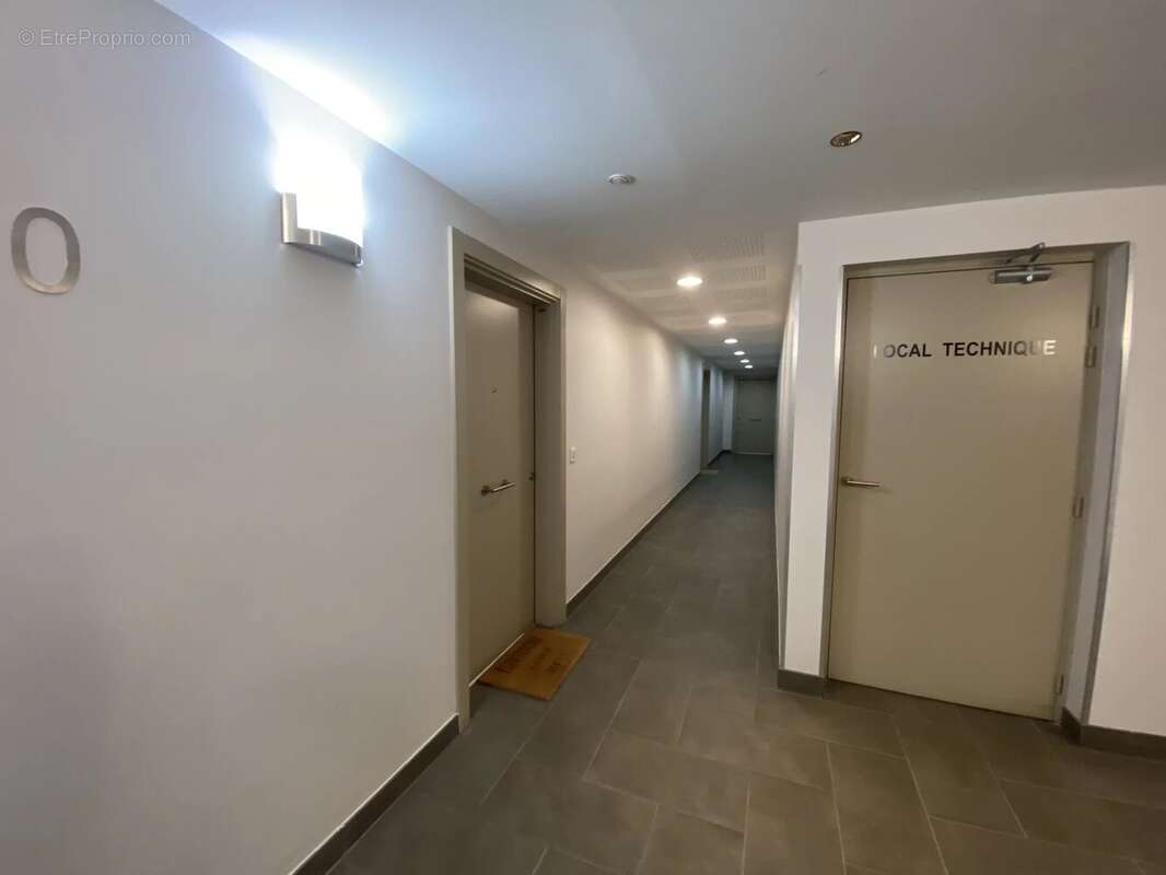 Appartement à CARROS