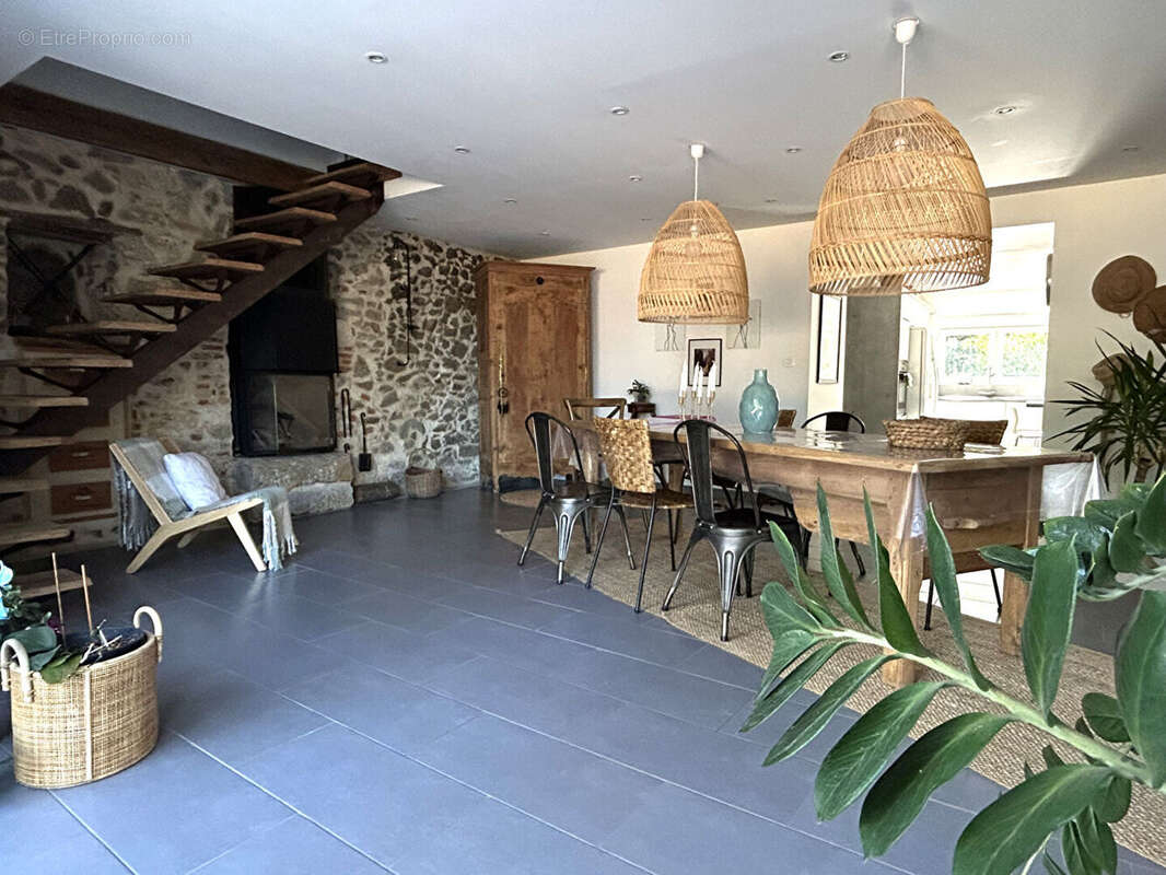 Maison à DONGES