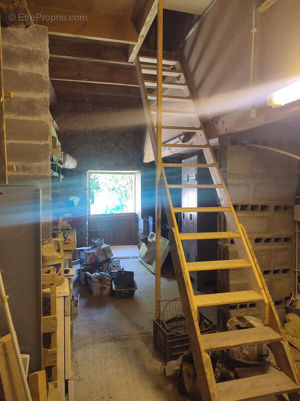 Maison à SAINT-SAUVEUR-LA-SAGNE