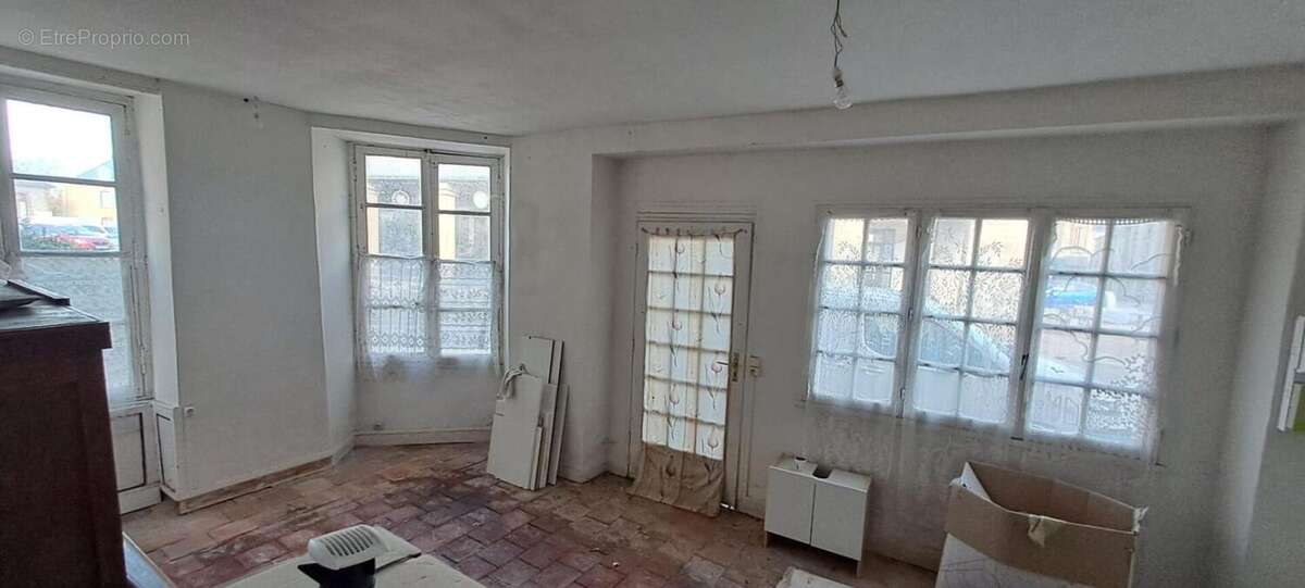 Maison à FRESNAY-SUR-SARTHE