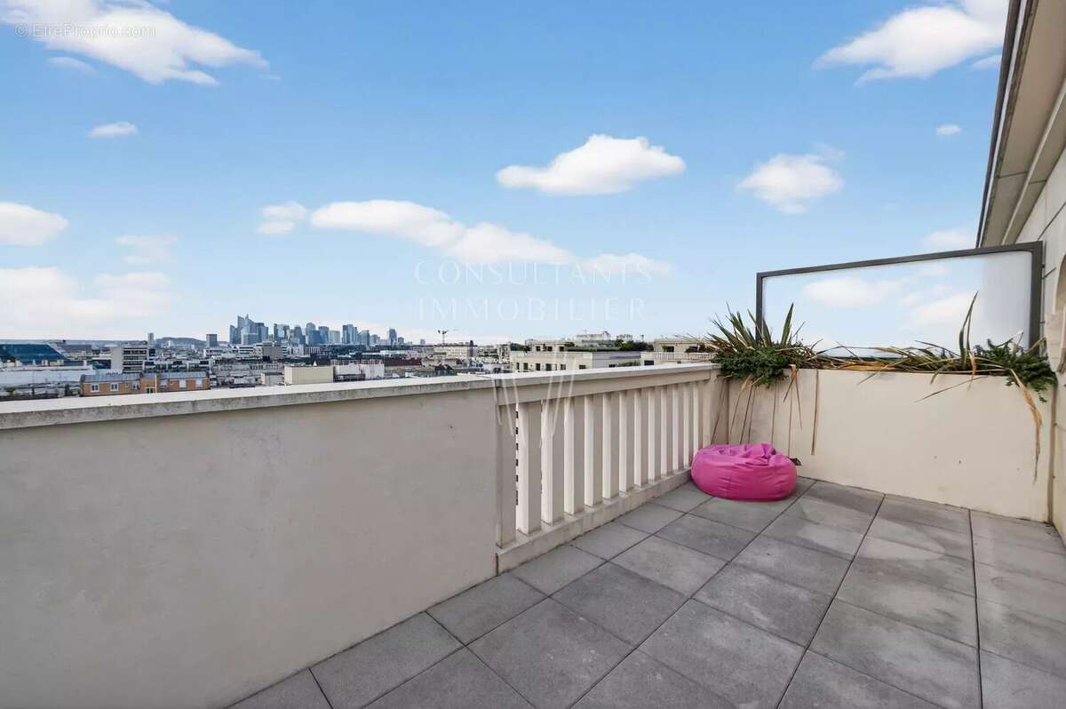 Appartement à LEVALLOIS-PERRET