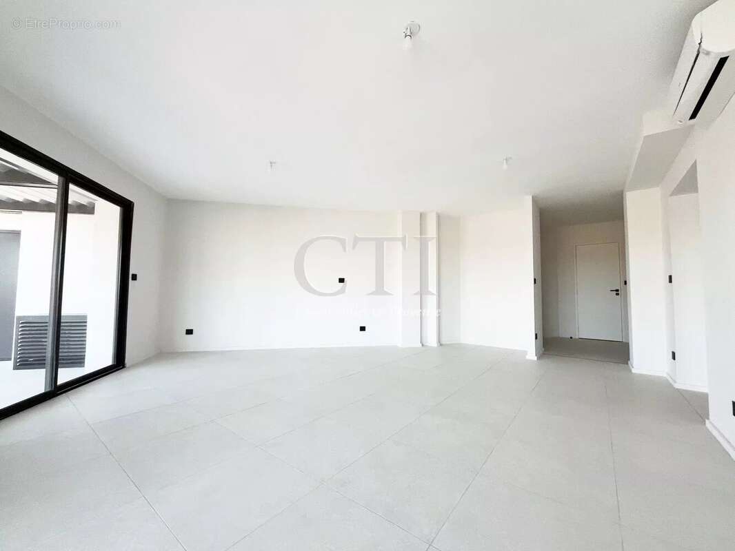 Appartement à VAISON-LA-ROMAINE