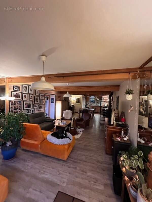 Maison à PUY-GUILLAUME