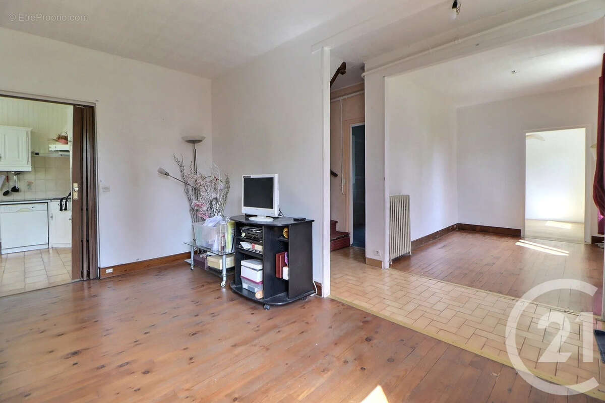 Maison 105 m² à Aulnay-Sous-Bois  - photo 2