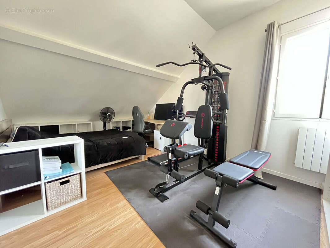 Maison 80 m² à Angicourt  - photo 6