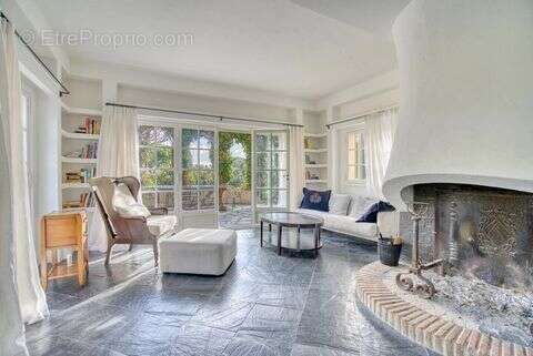 Maison à MOUANS-SARTOUX