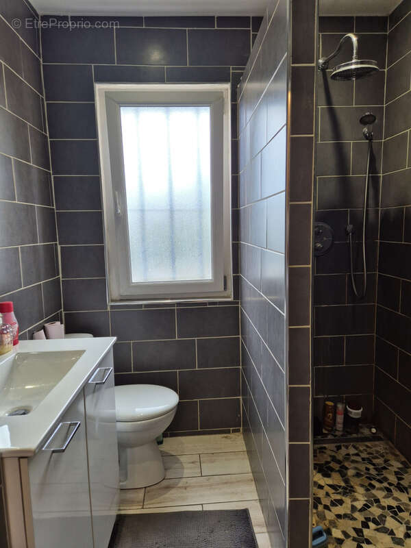 Ensemble immobilier local commercial et appartement - photo 4