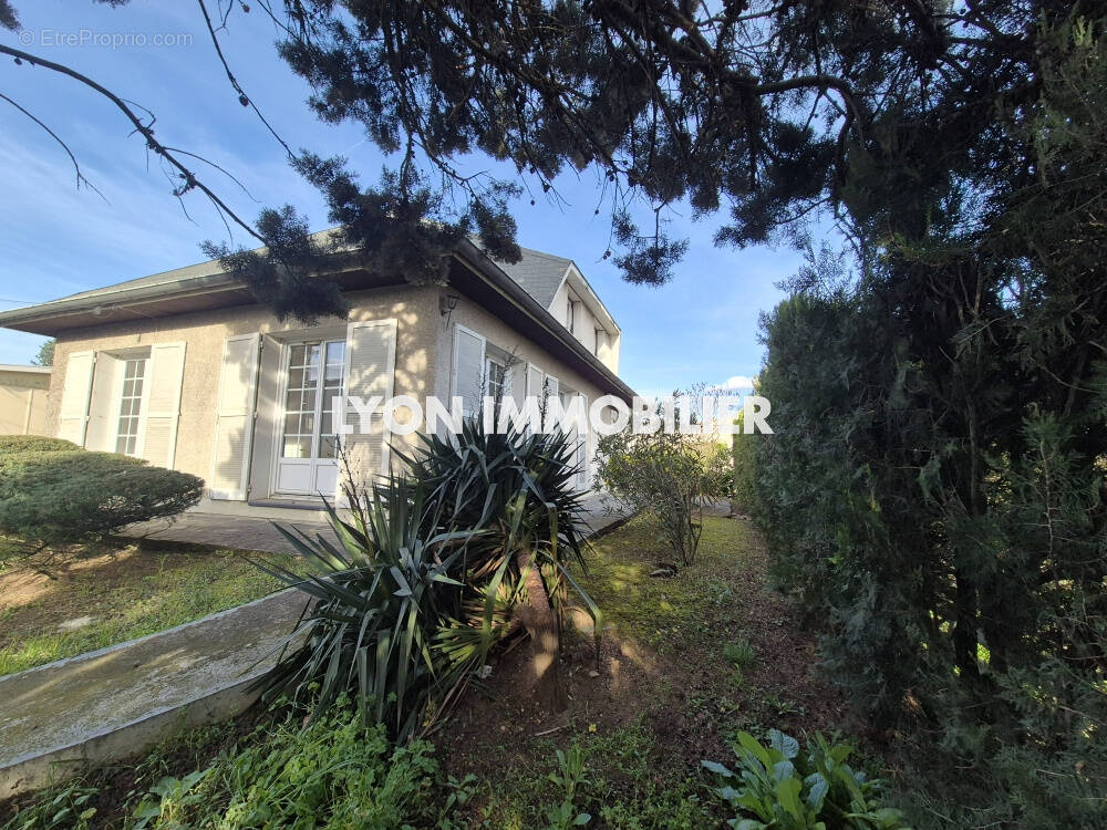Maison à ROUSSILLON