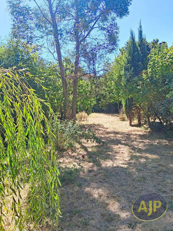 Charmante maison  avec un grand jardin à Saint Christoly Médoc - photo 5