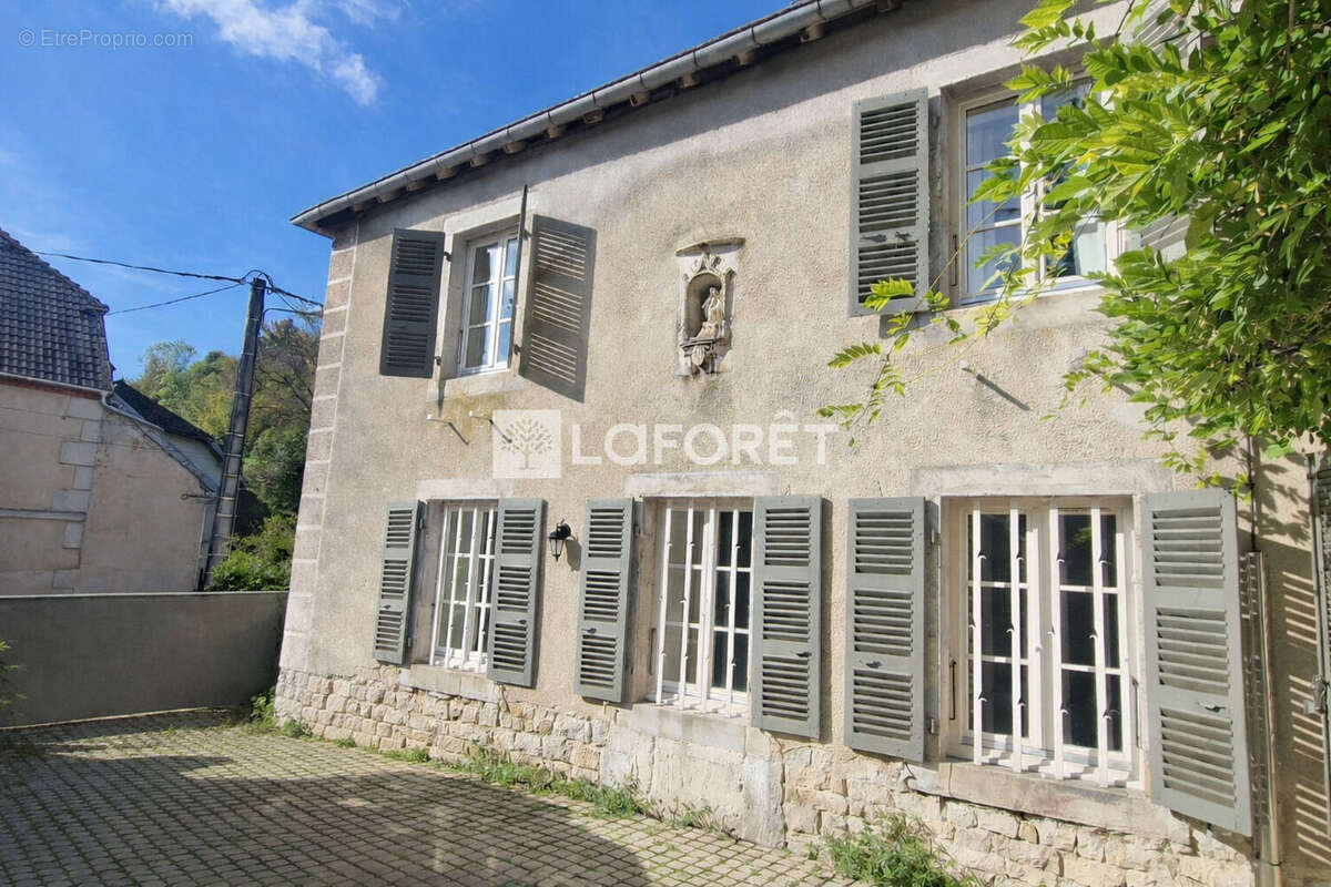 Maison Bourgeoise individuelle en pierre à Port -LESNEY 7 pièce(s) 214 m2 - photo 2