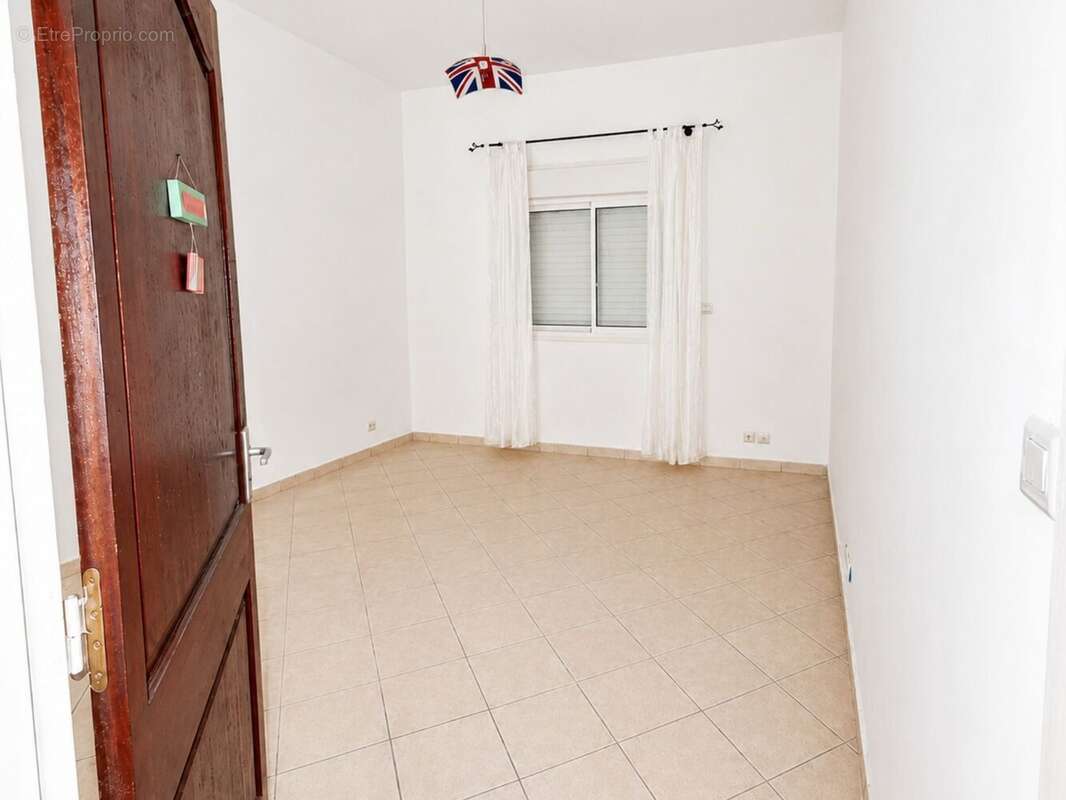 Maison 330 m² à Saint-Andre  - photo 8