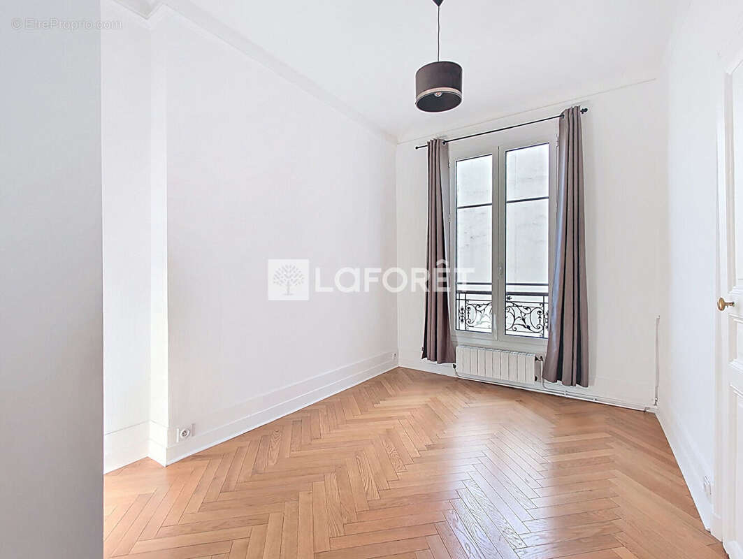 Appartement à PARIS-8E