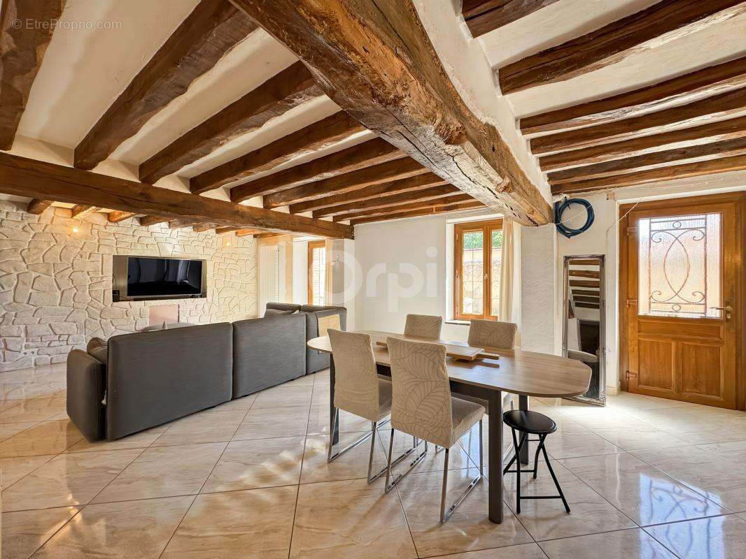 Maison à SAINT-LUBIN-DES-JONCHERETS