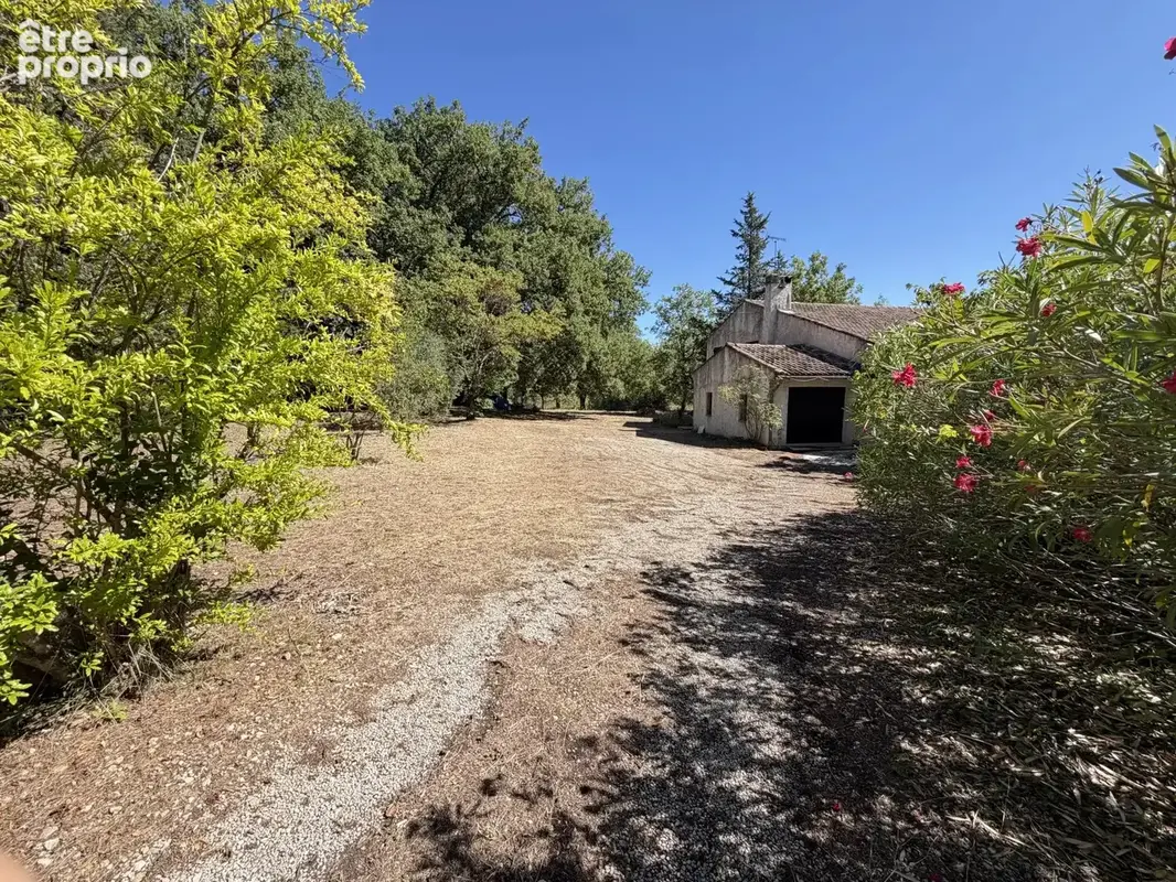 Vente – Maison provençale avec piscine sur 3 926 m² – Figanières – 375 000 € - photo 3
