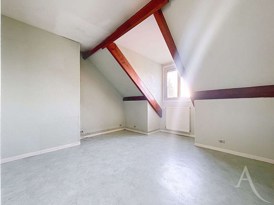 Maison à LES MUREAUX