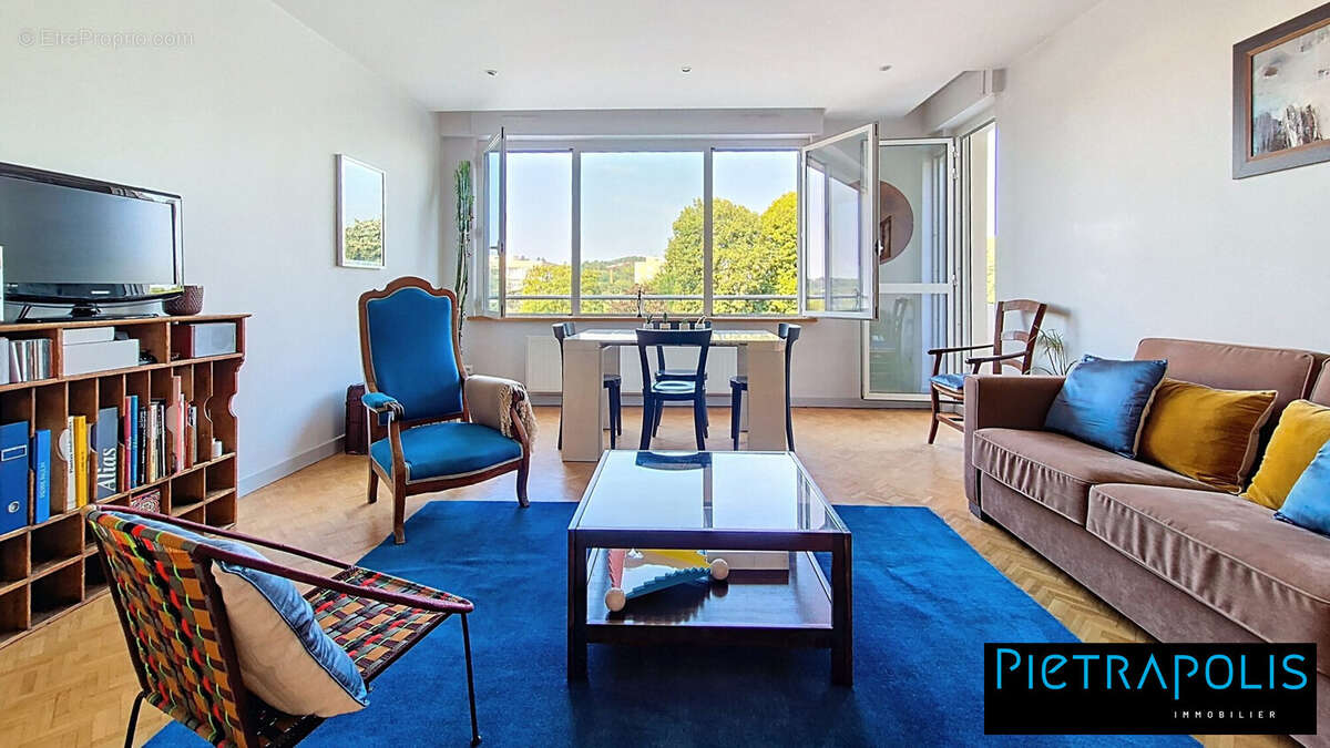 Appartement à SAINTE-FOY-LES-LYON
