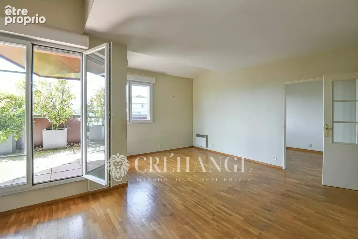Saint-Germain-en-Laye – Duplex dernier étage avec terrasse - photo 2