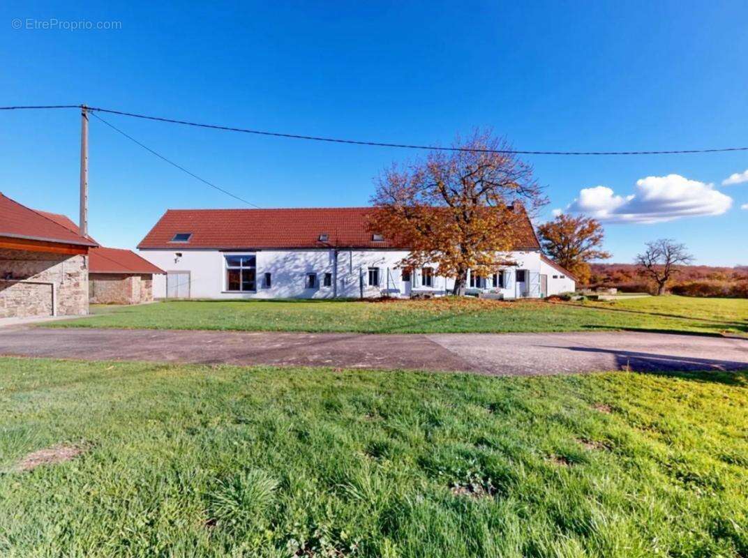 Maison à LAPEYROUSE