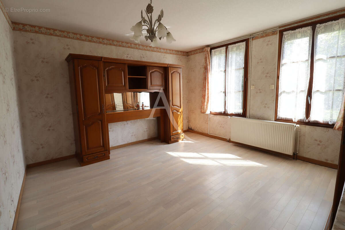 Maison à LA HAYE-MALHERBE