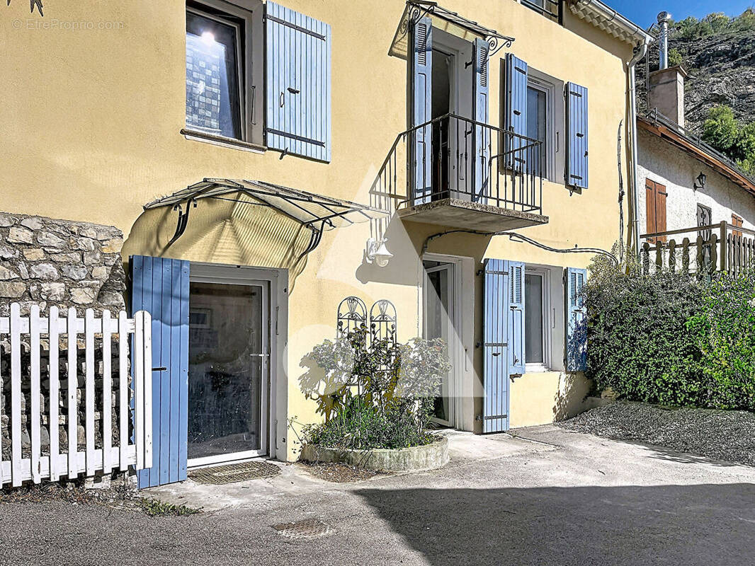Maison à LA ROCHE-DES-ARNAUDS