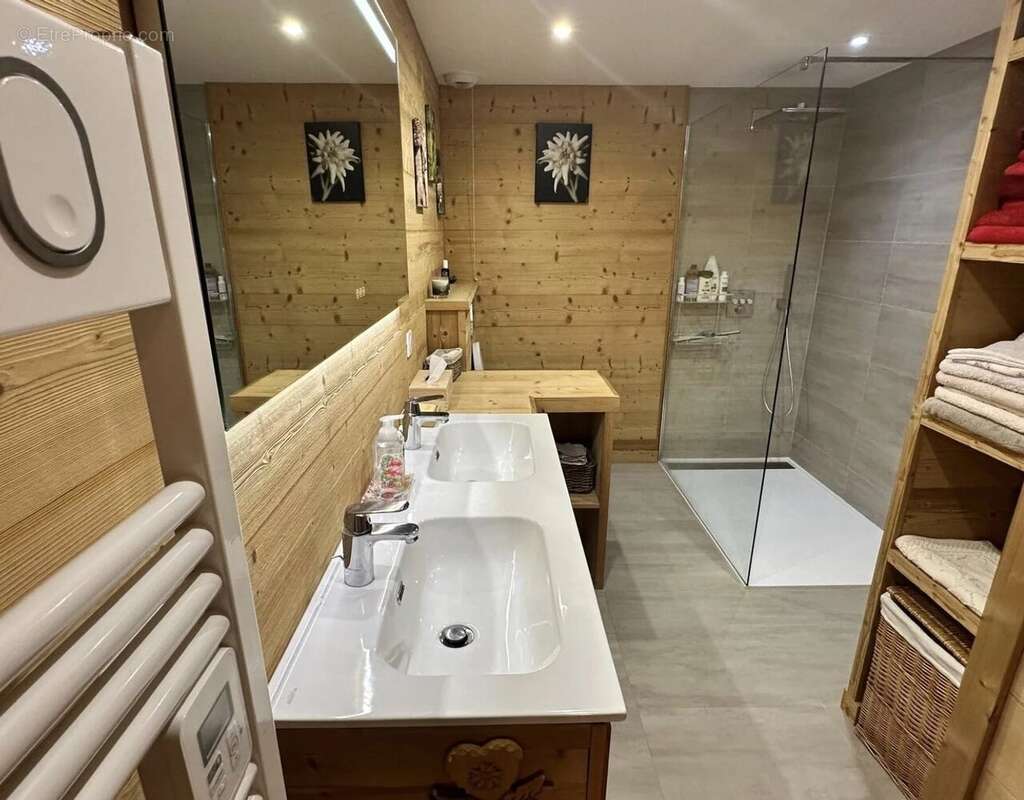 Appartement à SAINT-ETIENNE-DE-TINEE