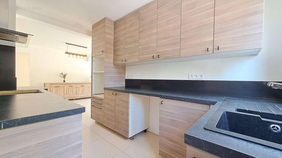 Appartement à MARSEILLE-9E