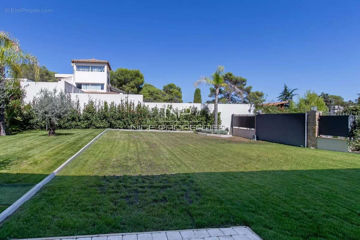 Maison à MOUANS-SARTOUX