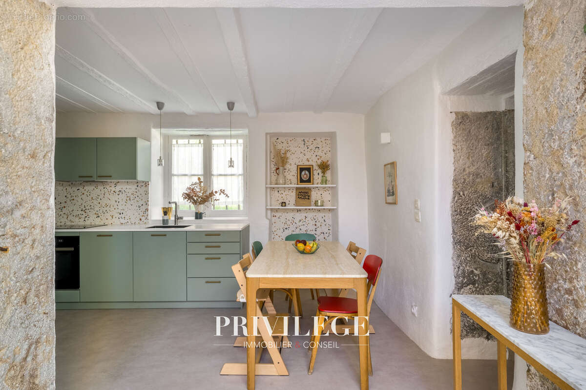 Maison à SAINT-CYR-AU-MONT-D'OR
