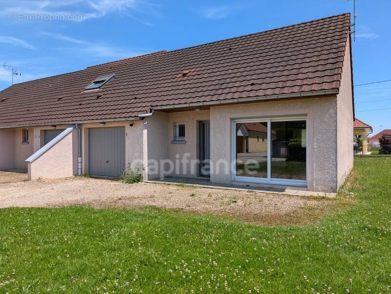 Maison à BRANGES