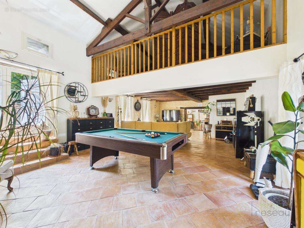 Maison 209 m² à Saint-Georges-Des-Agouts  - photo 7