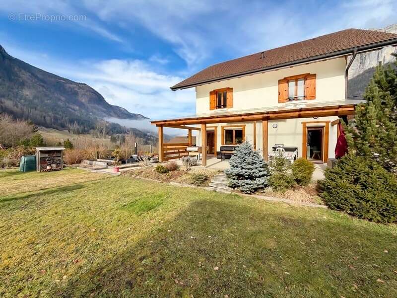 Maison à LE PETIT-BORNAND-LES-GLIERES
