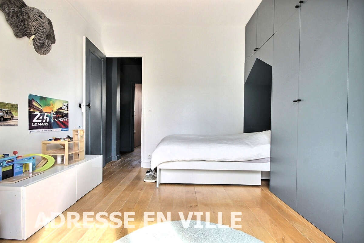 Appartement à LEVALLOIS-PERRET