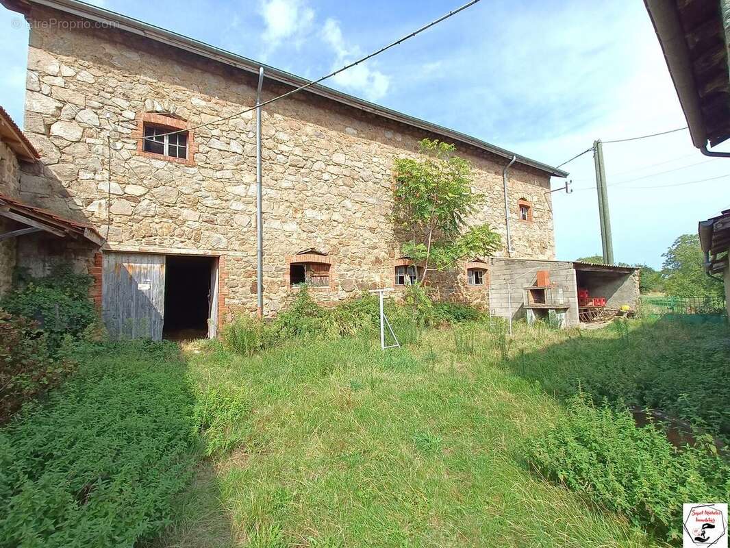 Maison 130 m² à Saint-Victor  - photo 5