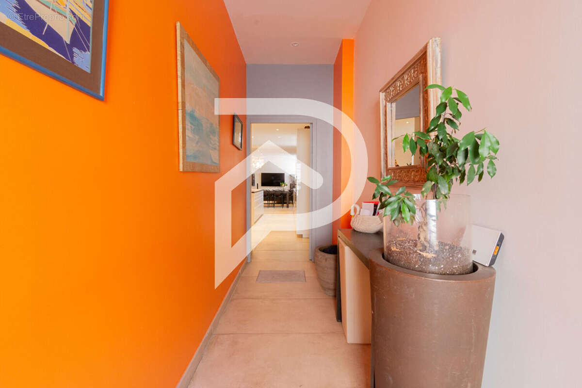 Appartement à MARSEILLE-5E