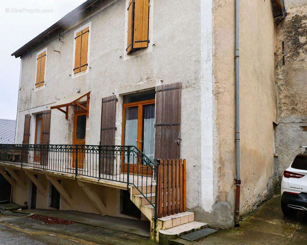 Maison Moulin Mage maison rénovée de 140 m² au coeur du village - photo 8