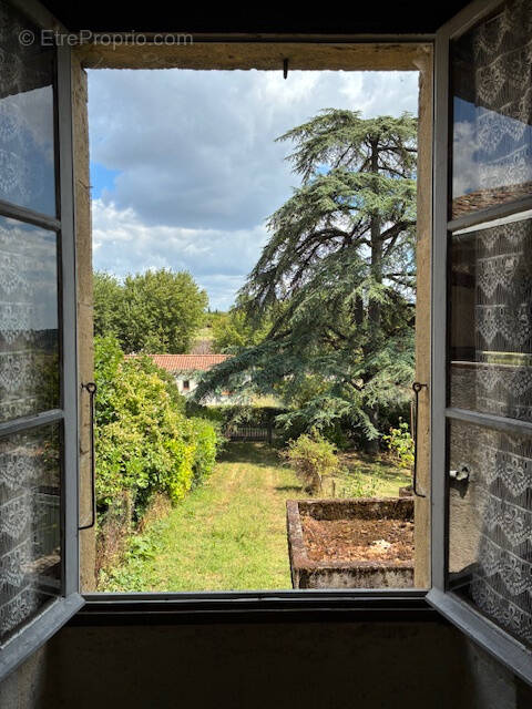 Maison à CASTELNAU-MONTRATIER