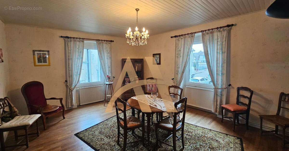 Maison à VERCEL-VILLEDIEU-LE-CAMP