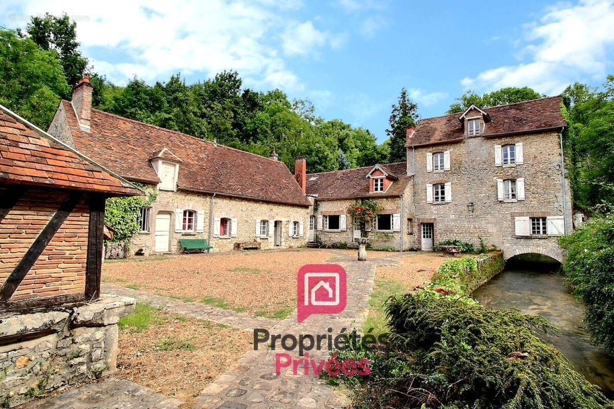 Maison à FERRIERES-EN-GATINAIS