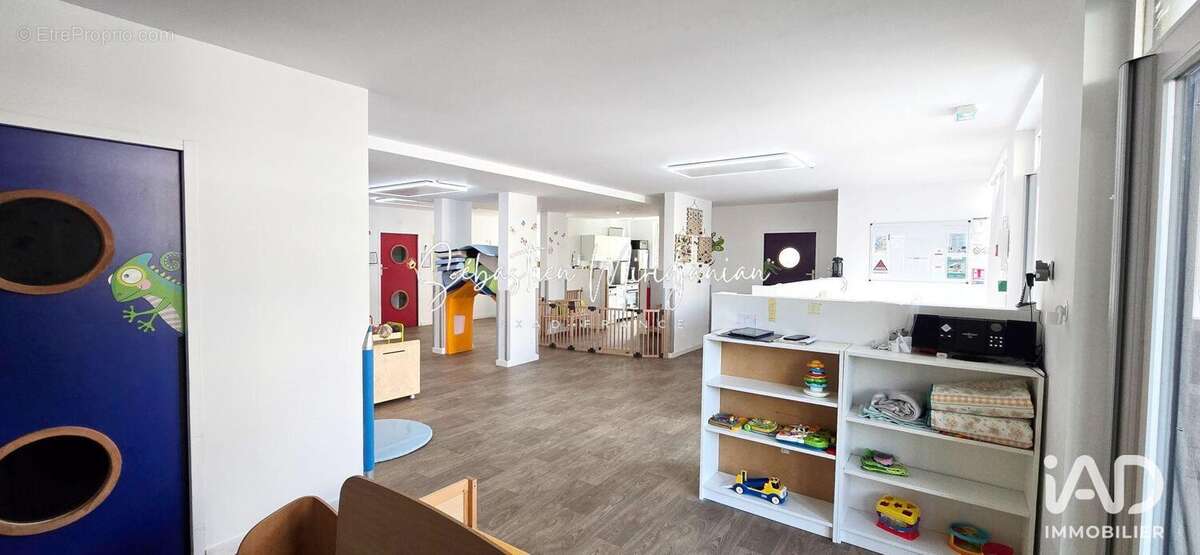 Photo 4 - Commerce à SOLLIES-PONT