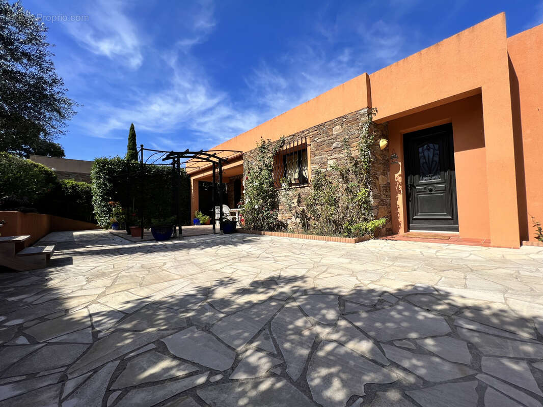 Maison à BORMES-LES-MIMOSAS