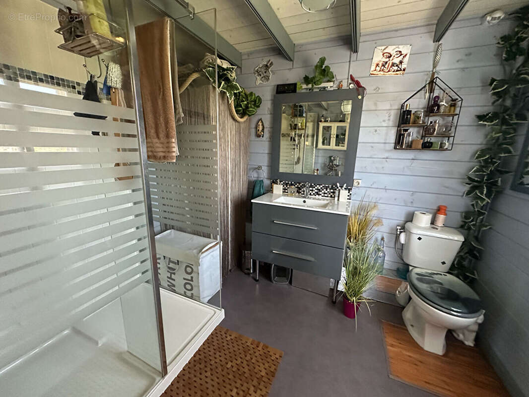 Ensemble de 3 chalets en bois, site de villégiature avec piscine - photo 7