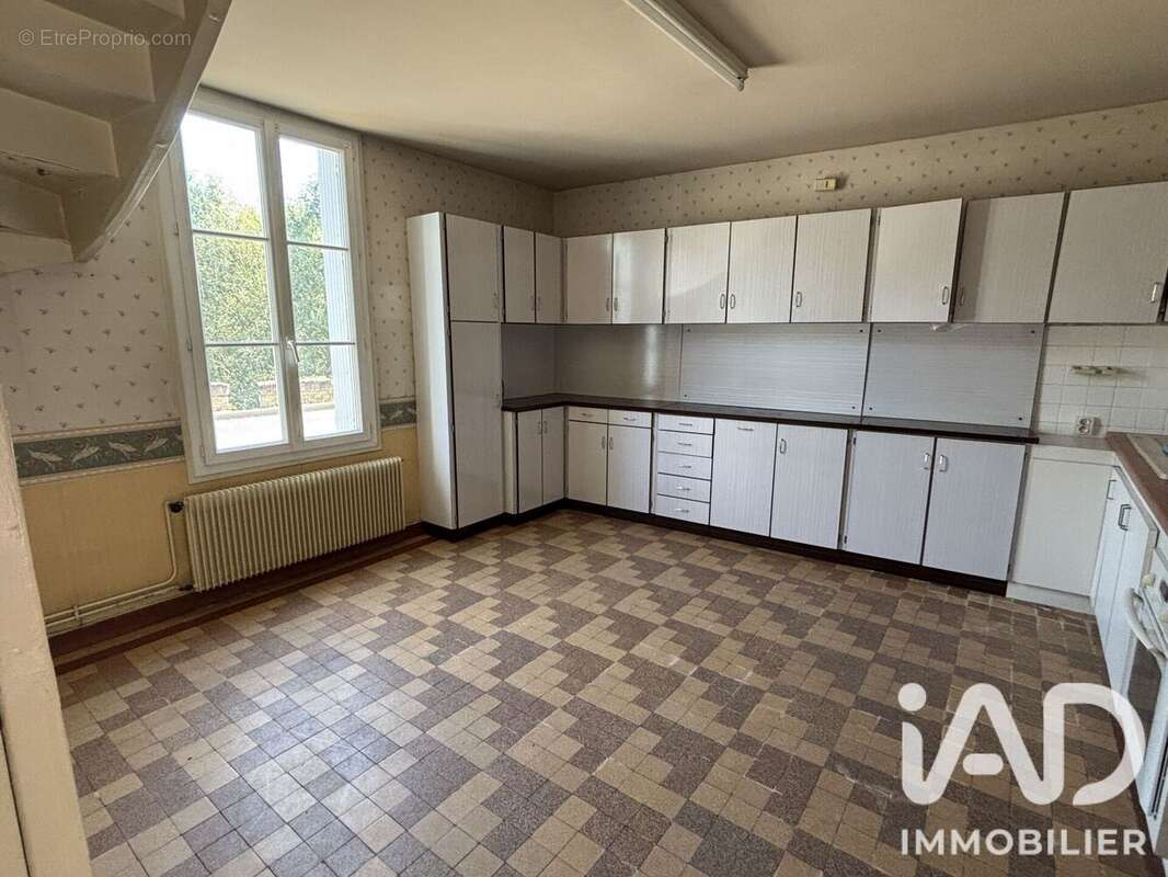 Maison 107 m² à Souzay-Champigny  - photo 4