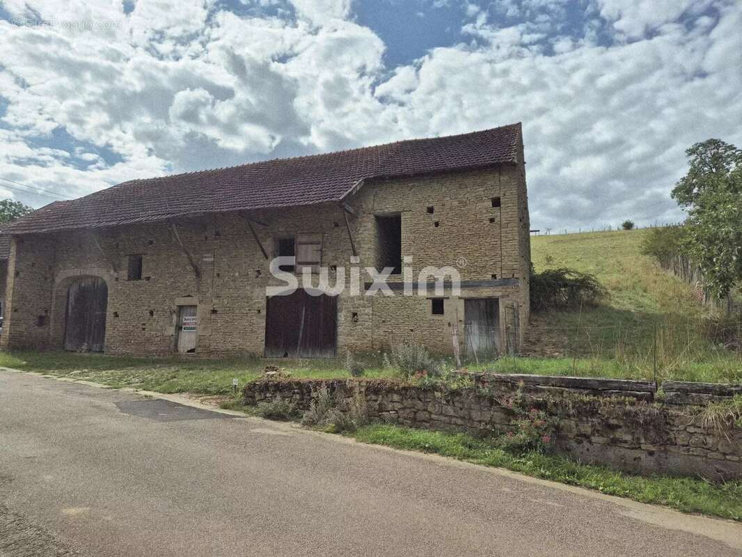 Maison à FONTENAY-PRES-VEZELAY
