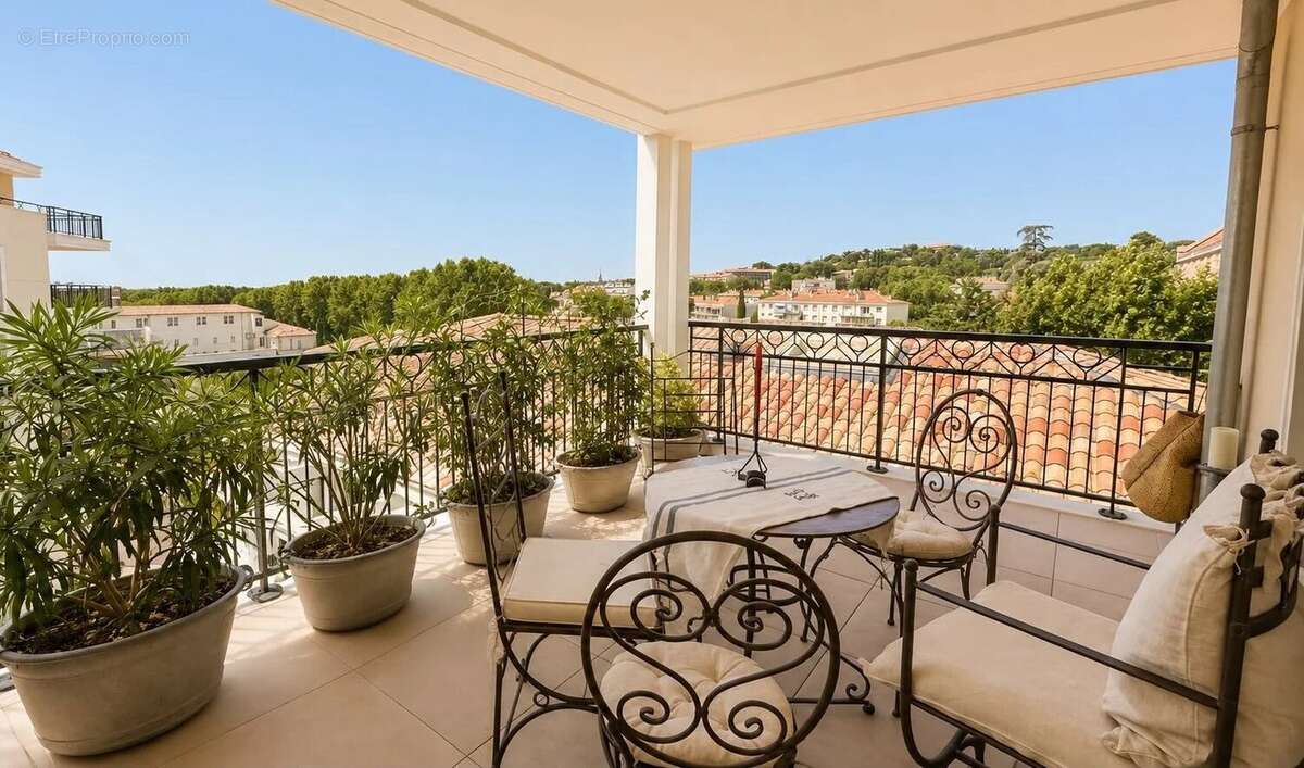 Magnifique T3 - Centre-ville Aix avec terrasse et garage - photo 2