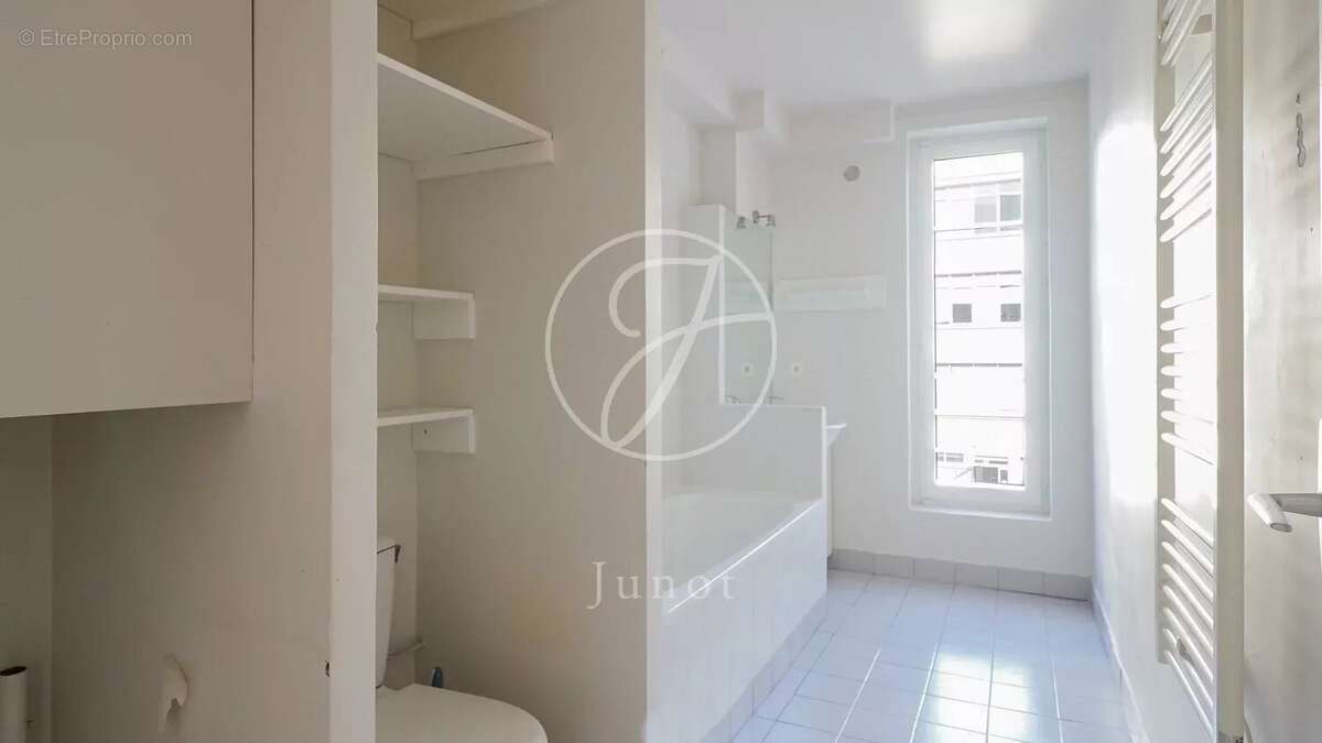 Appartement à PARIS-11E